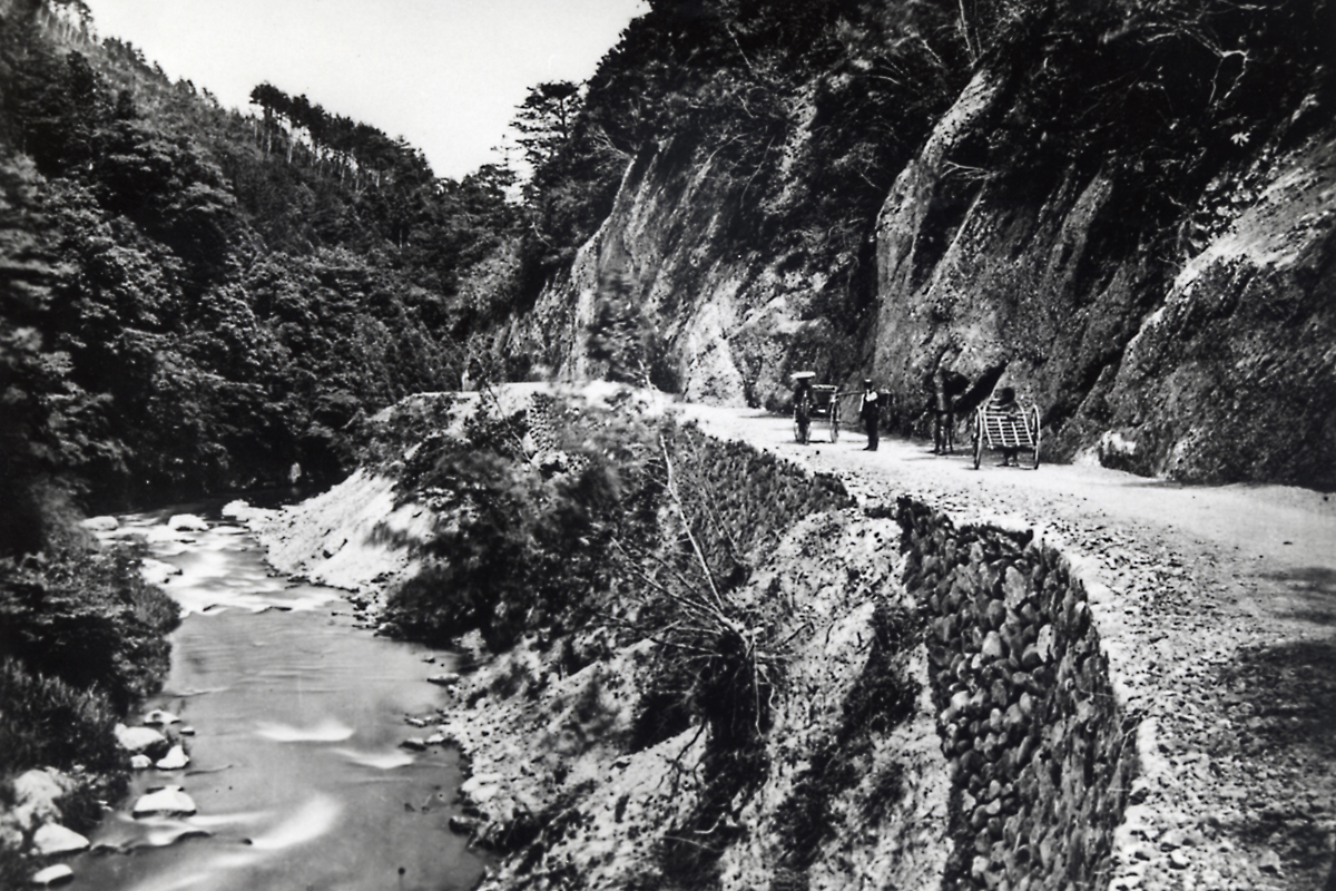 明治20年（1887年）、塔ノ沢・宮ノ下間道路