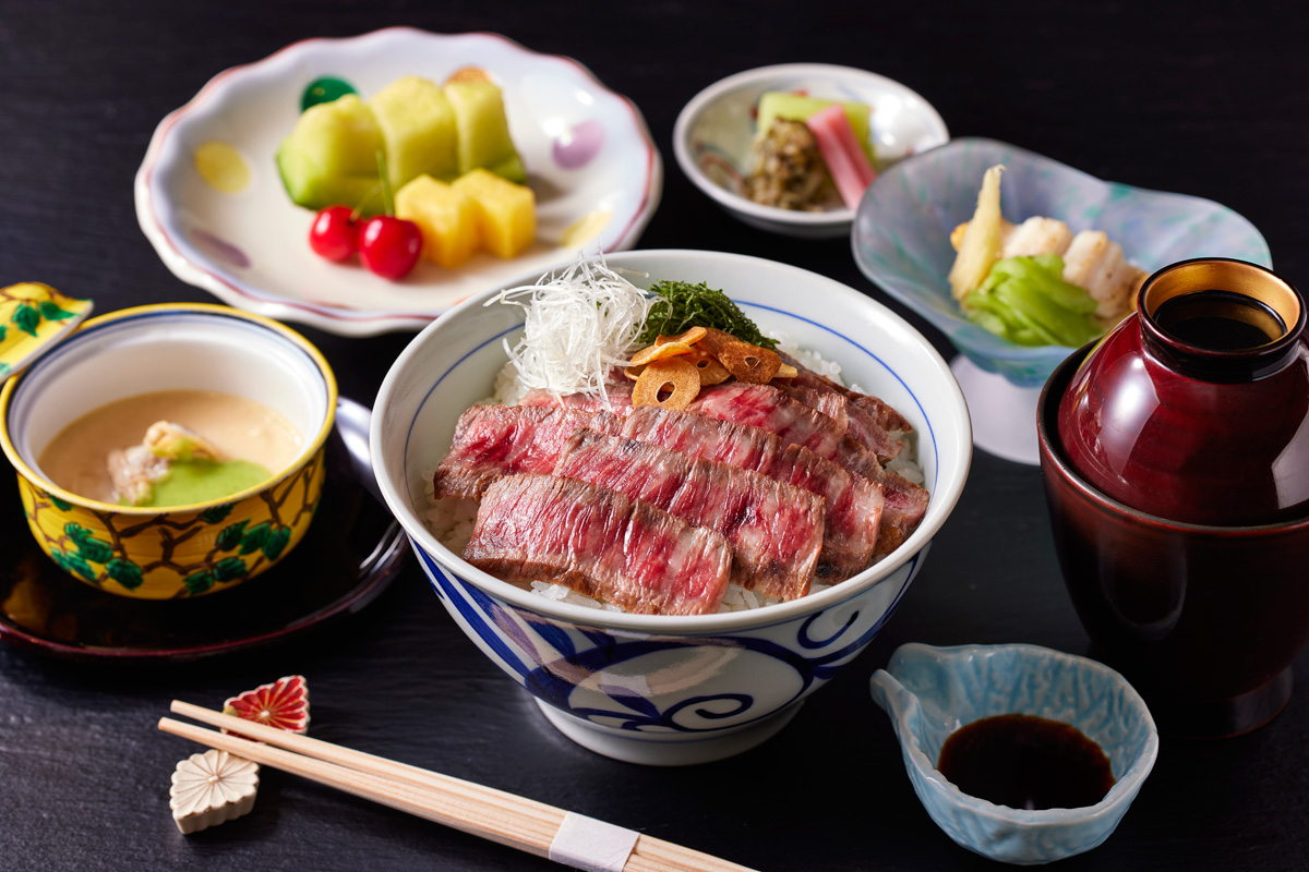 旧御用邸　菊華荘　【昼｜夜】和牛ステーキ丼御膳